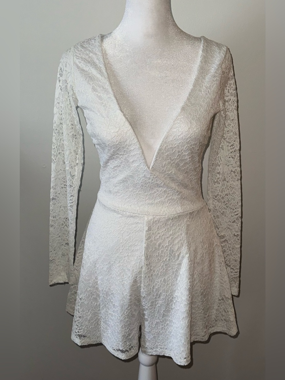 Dolls Lace Formal Long-Sleeve White Essential Romper Elegant Deep V- Women’s